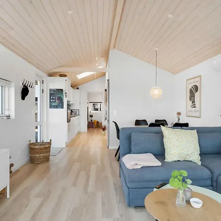 Summer House Near The Waters Edge Prázdninový dům *