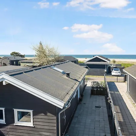 펜션 Summer House Near The Waters Edge Karrebæksminde