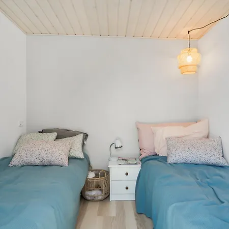 펜션 Summer House Near The Waters Edge *